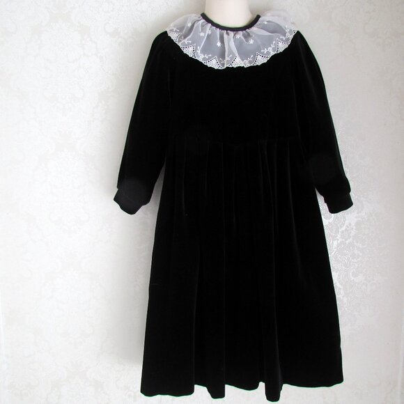 GIRL'S LAURA ASHLEY BLACK VELVET DRESS, 3-4 YEARS w LACE COLLAR; MOTHER & CHILD - Picture 6 of 8